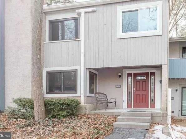 1534 Woodledge Cir, State College, PA 16803