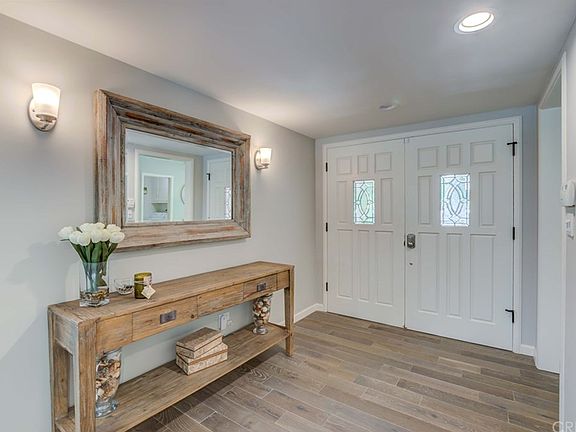 3rd image of 5031 Calvin Ave