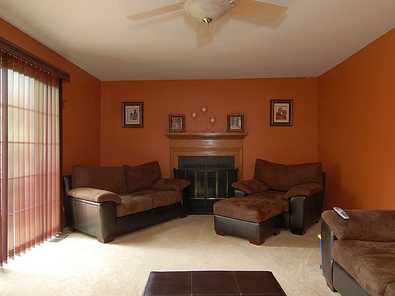 3rd image of 3123 Gresham Ln W