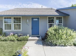 902 W Delmar Dr, Meridian, ID 83646