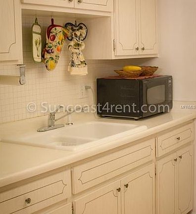 4th image of 1221 Drew St APT C10