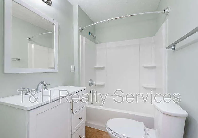 326 Jefferson Ave — Photo 18