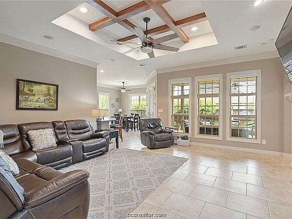 5th image of 3913 Park Meadow Ln