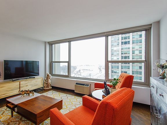 2nd image of 3600 N Lake Shore Dr APT 1315
