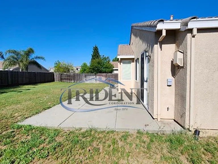 1038 Zanes Dr — Photo 26