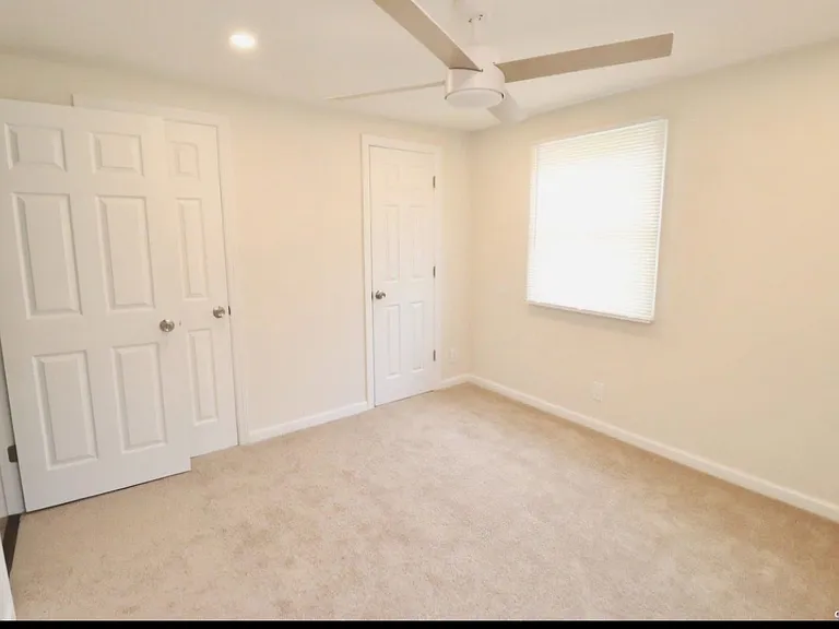89 Lynbrook Dr — Photo 15