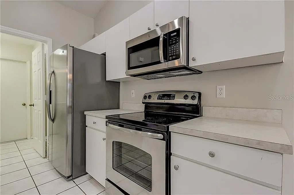 5 bed, 2085 sqft, $2,650 — Photo 4