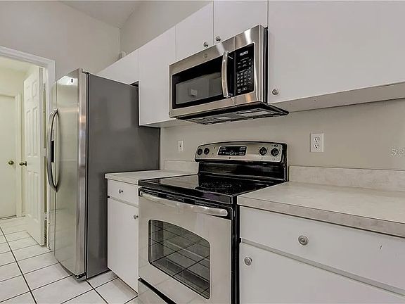4th image of 1119 Tuscanny St