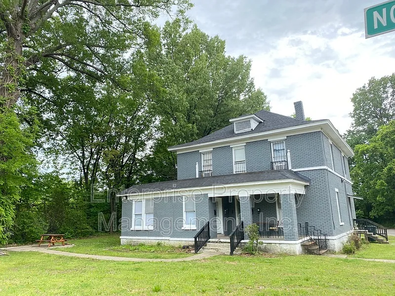 1 bed, 1.0 bath, 650 sqft, $650 — Photo 1