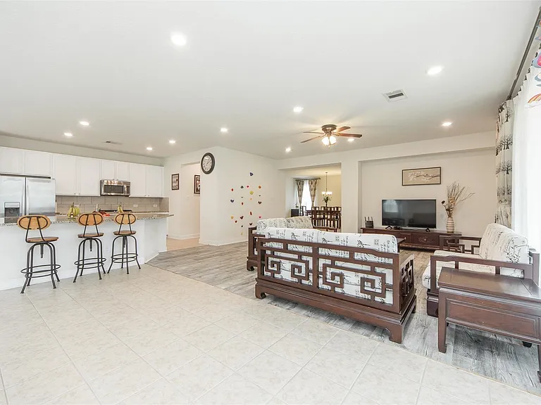 15406 Easton Gate Ln — Photo 7