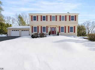 10 Stuart Ct, Montville Twp., NJ 07058
