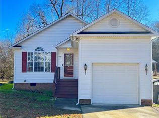 410 Shady Ln, High Point, NC 27262