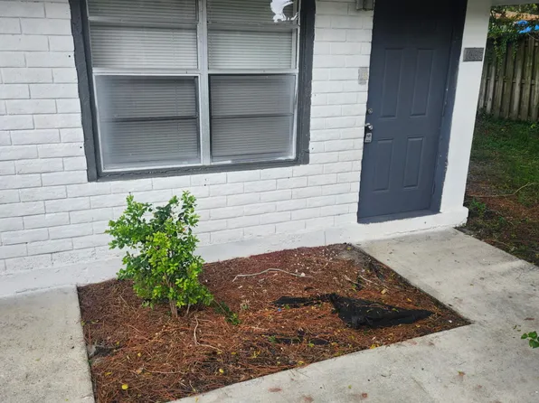 1669 W 27th St APT B, Riviera Beach, FL 33404