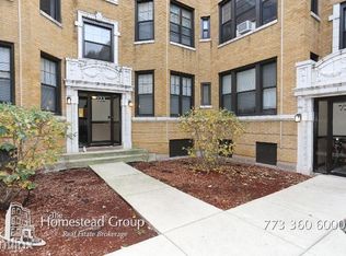 721 1/2 W Barry Ave APT 1B, Chicago, IL 60657