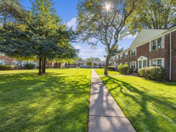 Lockwood Village