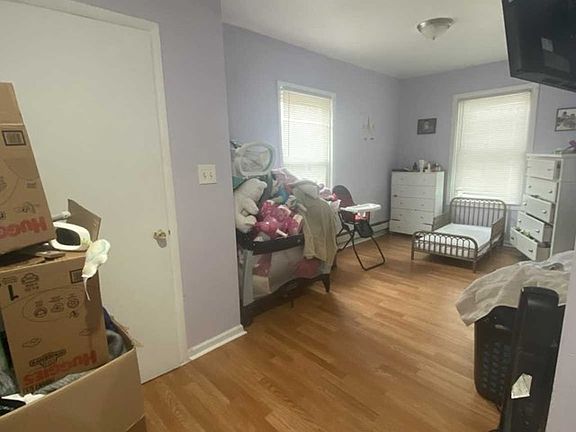 2nd image of 36 New St