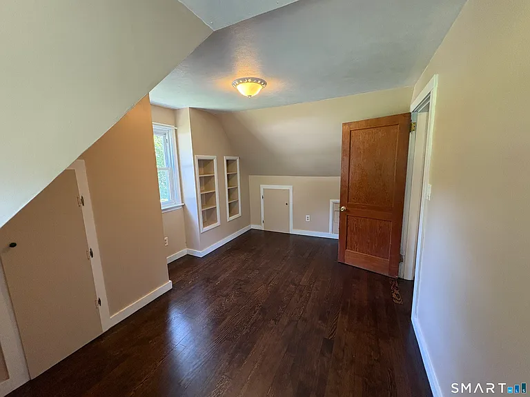 220 School St — Photo 15