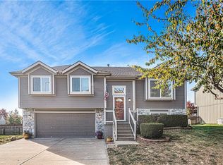 11504 N Windsor Ave, Kansas City, MO 64157