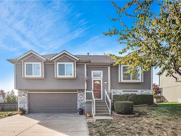 11504 N Windsor Ave, Kansas City, MO 64157