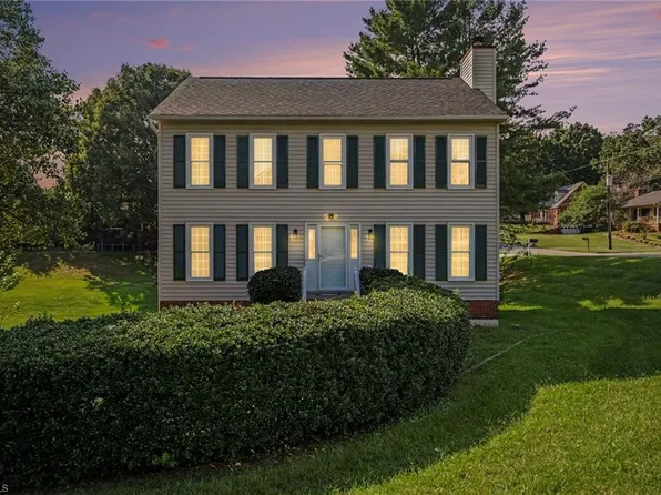 2500 Newington Ct, Clemmons, NC 27012