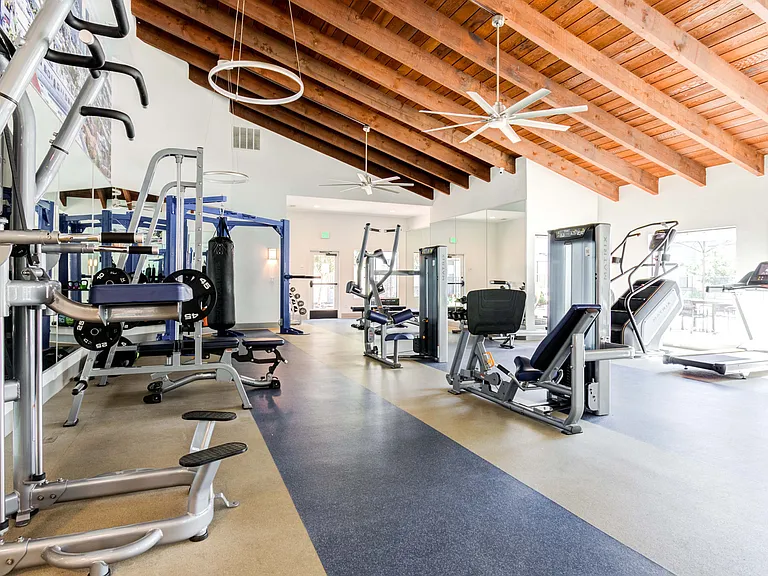 IMT Mission Valley — Photo 9