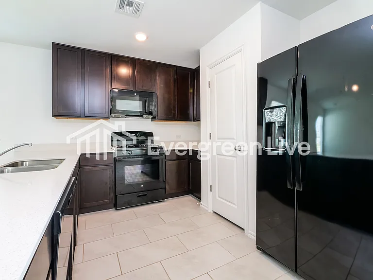 10909 SW 23rd Pl — Photo 7