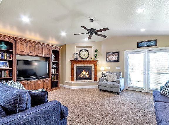 3rd image of 11887 S Goldsmith Ct