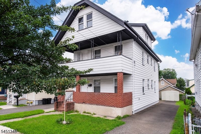 1st image of 22 Comfort Pl