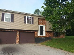 2006 Clear View Dr, Elizabethtown, KY 42701