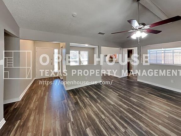 3rd image of 833 Harvest Glen Dr