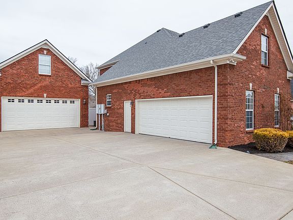 4th image of 2040 Woodcliff Dr