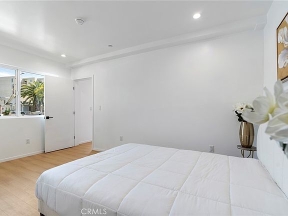 5th image of 2517 Alsace Ave