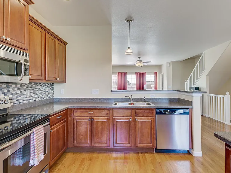 1033 Burning Bush Point — Photo 5