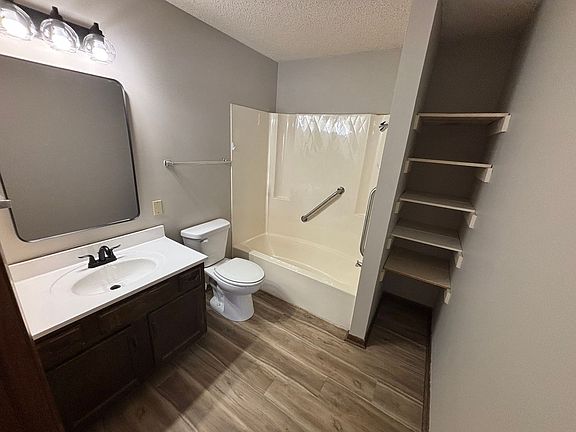 3rd image of 2619 W 15th St N APT 209