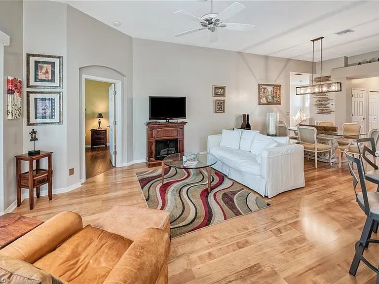 23036 Lone Oak Dr — Photo 1