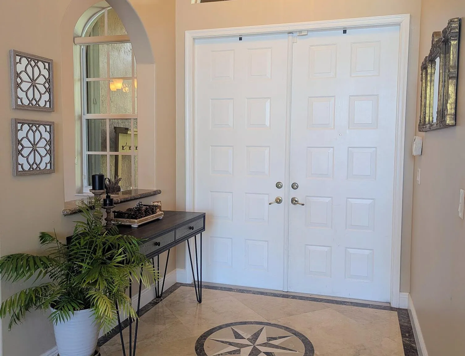 4 bed, 3.0 bath, 2727 sqft, $7,500 — Photo 4