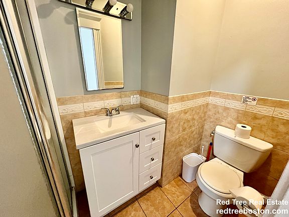 5th image of 703-705 Washington St #3