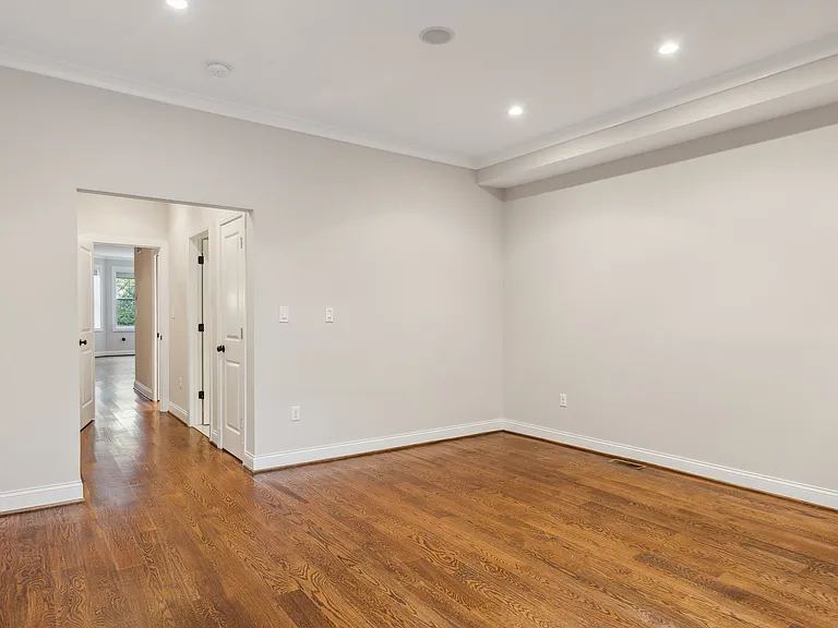 39 U St NE #1 — Photo 9