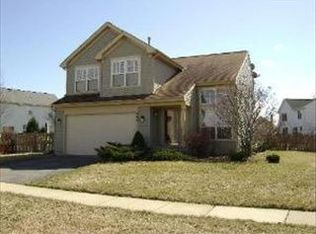 447 W Weeping Willow Rd, Round Lake, IL 60073