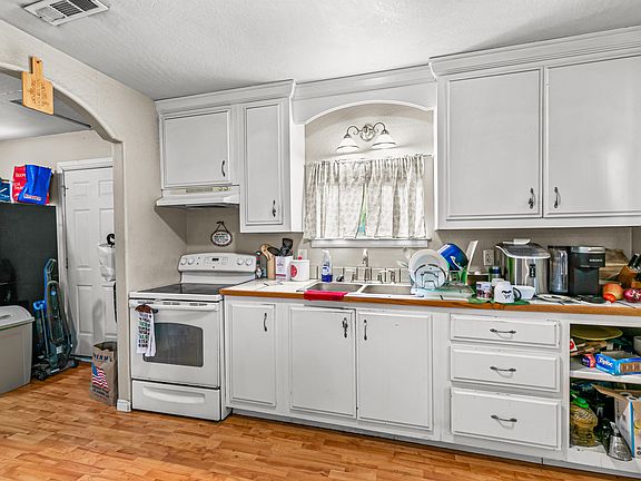5th image of 341 Haven St