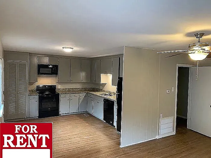 7608 T St #7 — Photo 13