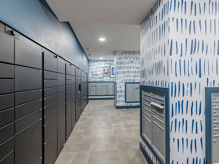 24/7 Luxer Package Lockers