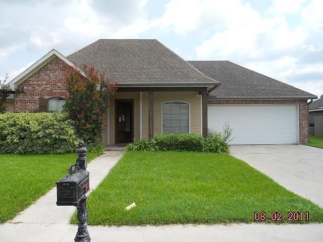 2nd image of 117 Lakeshore Dr