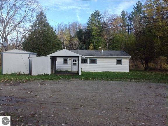 2nd image of 6806 Chippewa Dr