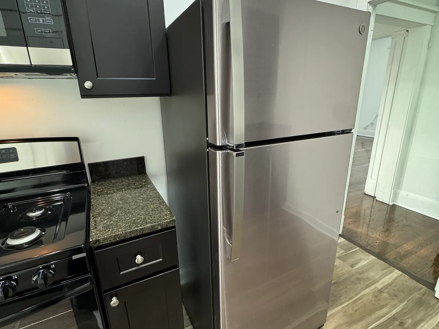 2 bed, 850 sqft, $1,600 — Photo 4