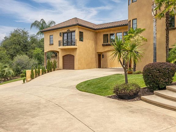 3rd image of 9113 Eden Oak Cir