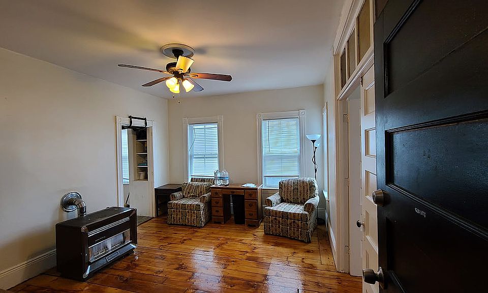 15 Sigel St Worcester, MA Zillow Apartments for Rent in Worcester