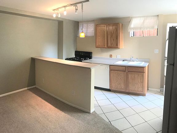2nd image of 515 N Pearl St APT B