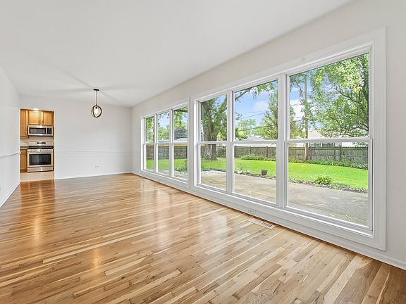 4th image of 475 Olive St