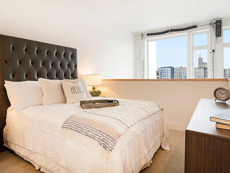 550 Ultra Lofts — Photo 9